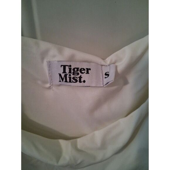 Tiger Mist Kailey Crop Top White Small Silver Accents NWT Nordstrom - Picture 5 of 9